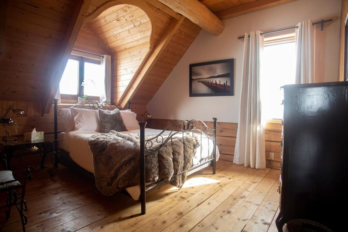 Hebergement "La Maison En Bois Rond" Sainte-Marie Rom bilde