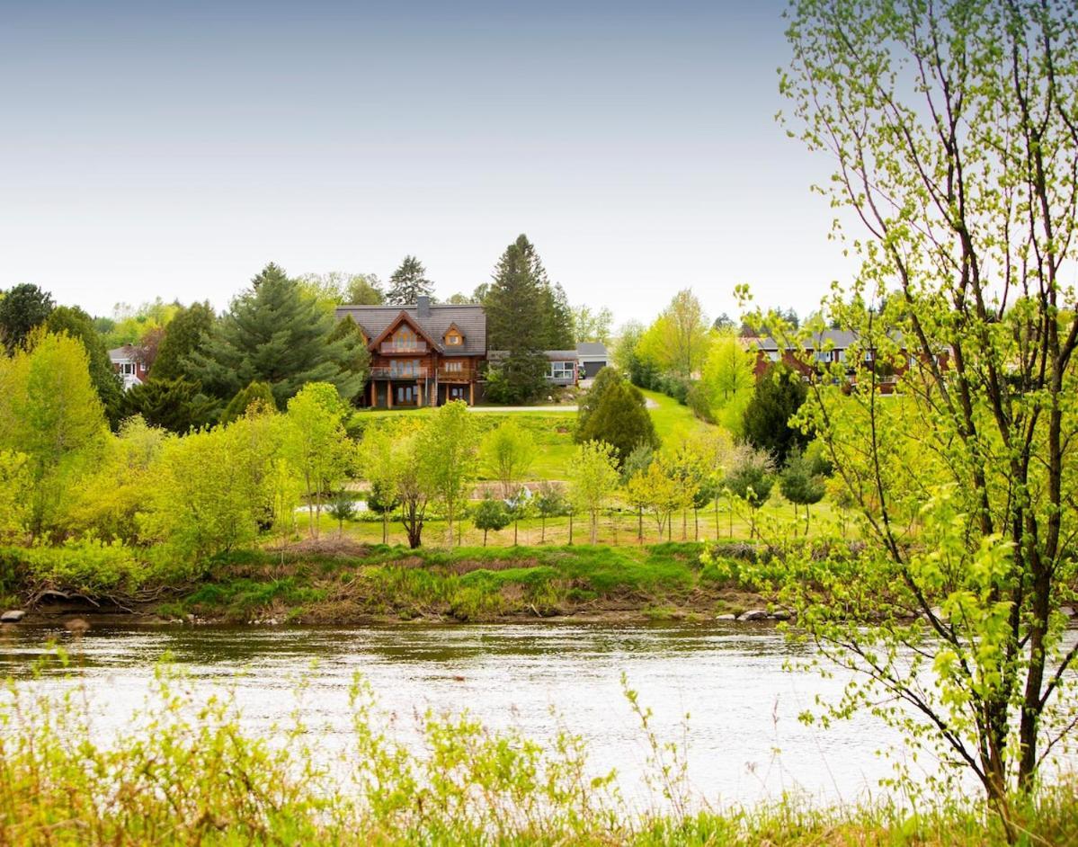 Hebergement "La Maison En Bois Rond" Sainte-Marie Rom bilde